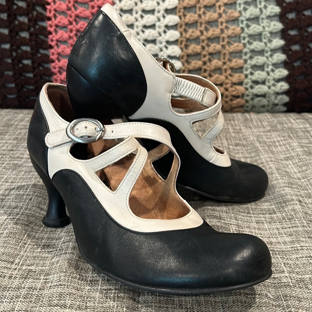 Black and white John Fluevog heels - 7.5